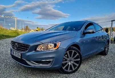 samochody osobowe Volvo S60 cena 85900 przebieg: 48900, rok produkcji 2018 z Dębica